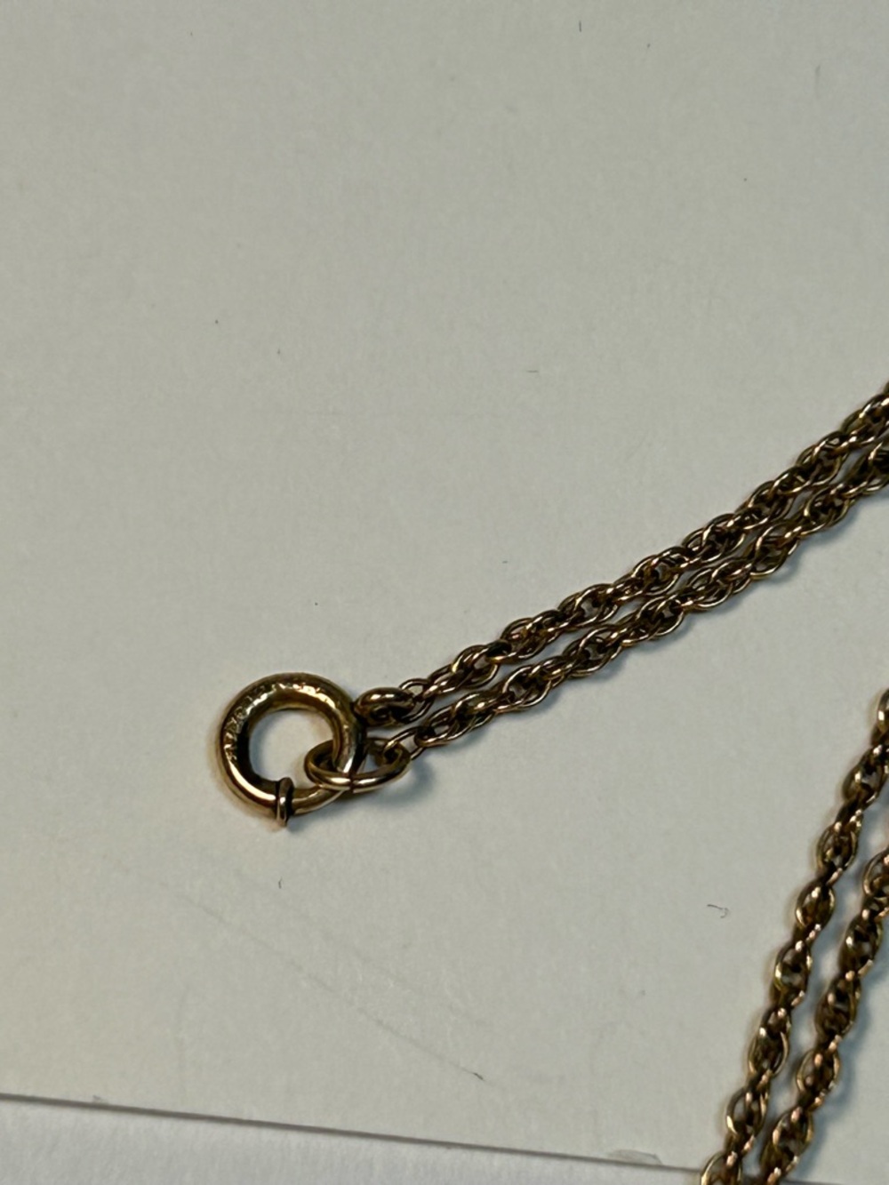 Vintage 12 Kt Gold Filled Miraculous Mary Heart Pendant Necklace - Picture 5 of 9